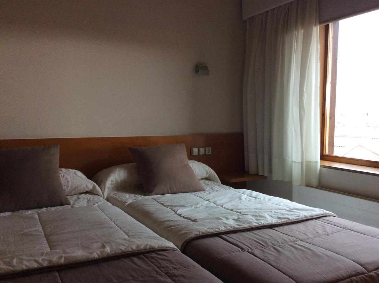 Hotel Viaurelia Montblanc Luaran gambar